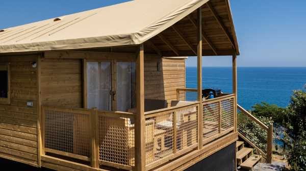 ECOLODGE <br><span class="subtitle-room">2 slaapkamers – 7 pers. max – Uitzicht op zee</span>