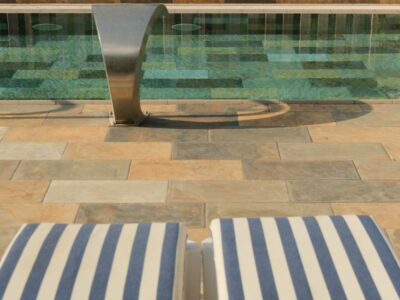 2-les-criques-de-porteil-carousselle-piscine